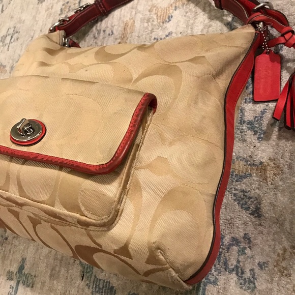 Coach - Picture 5 of 8